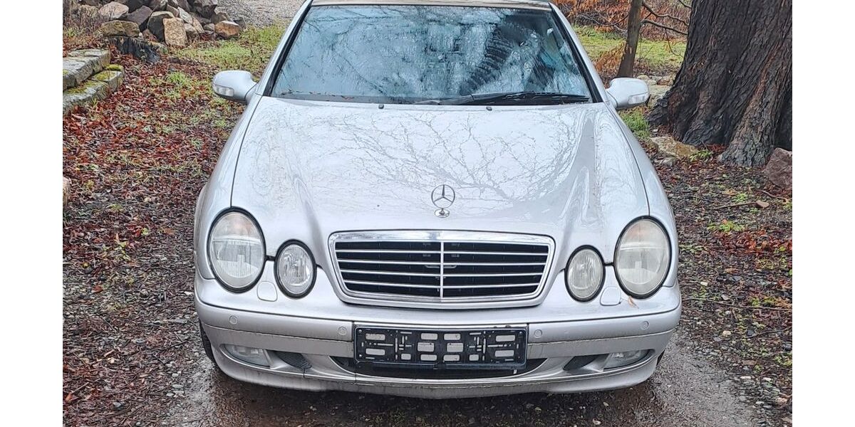 Mercedes-Benz CLK 320 188.000 km 2.100 &euro; Schladen 38315