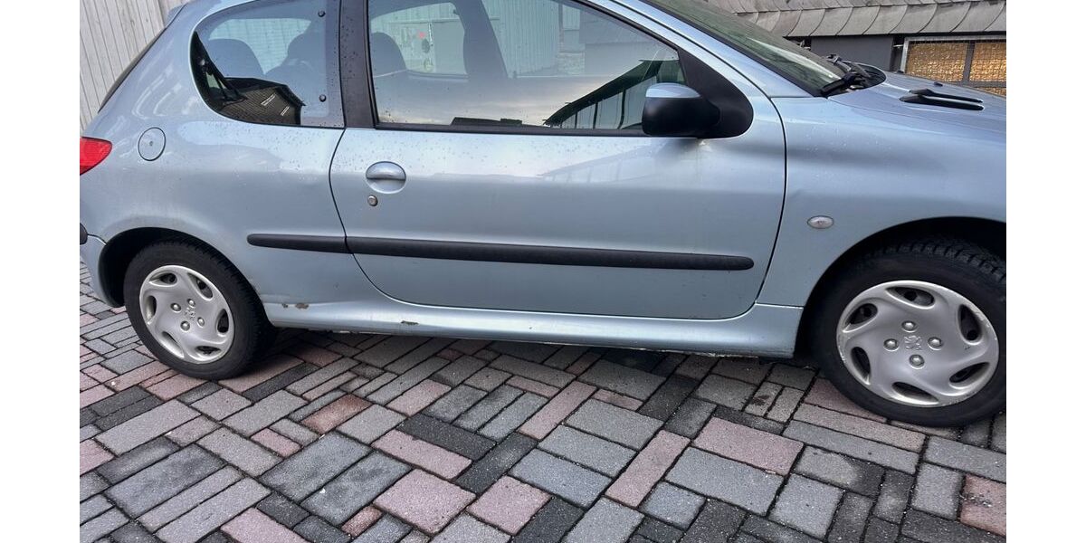 Peugeot 206 112.000 km 750 &euro; Goslar 38642
