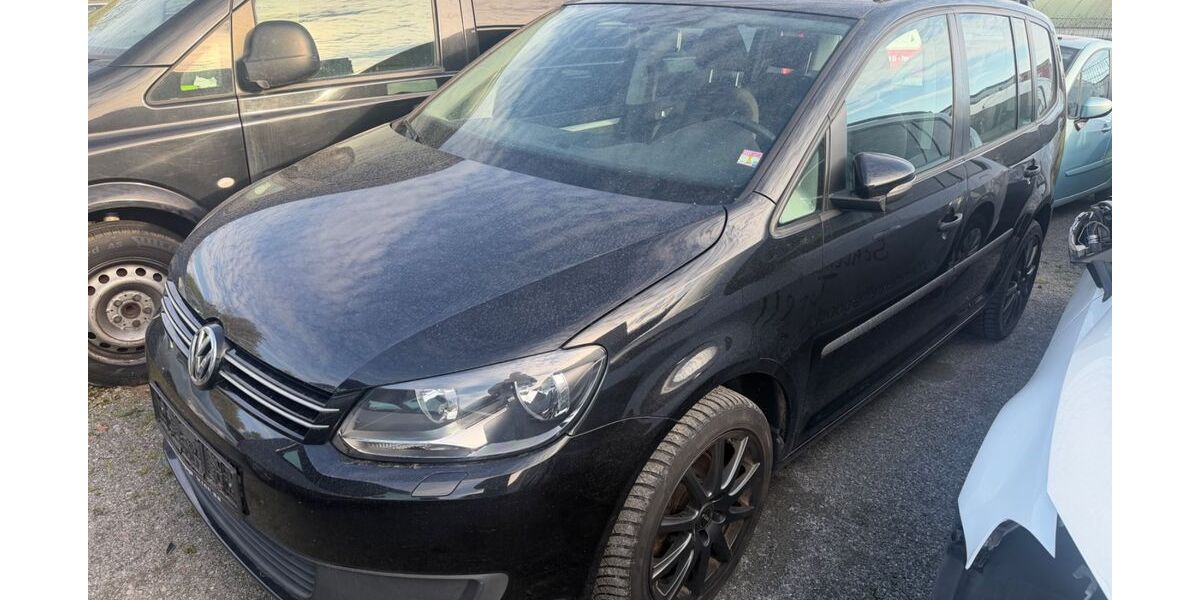 VW Touran 196.000 km 5.990 &euro; Salzgitter 38229
