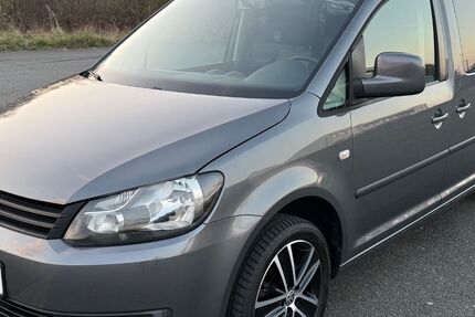 VW Caddy 140.600 km 13.990 &euro; Peine 31226
