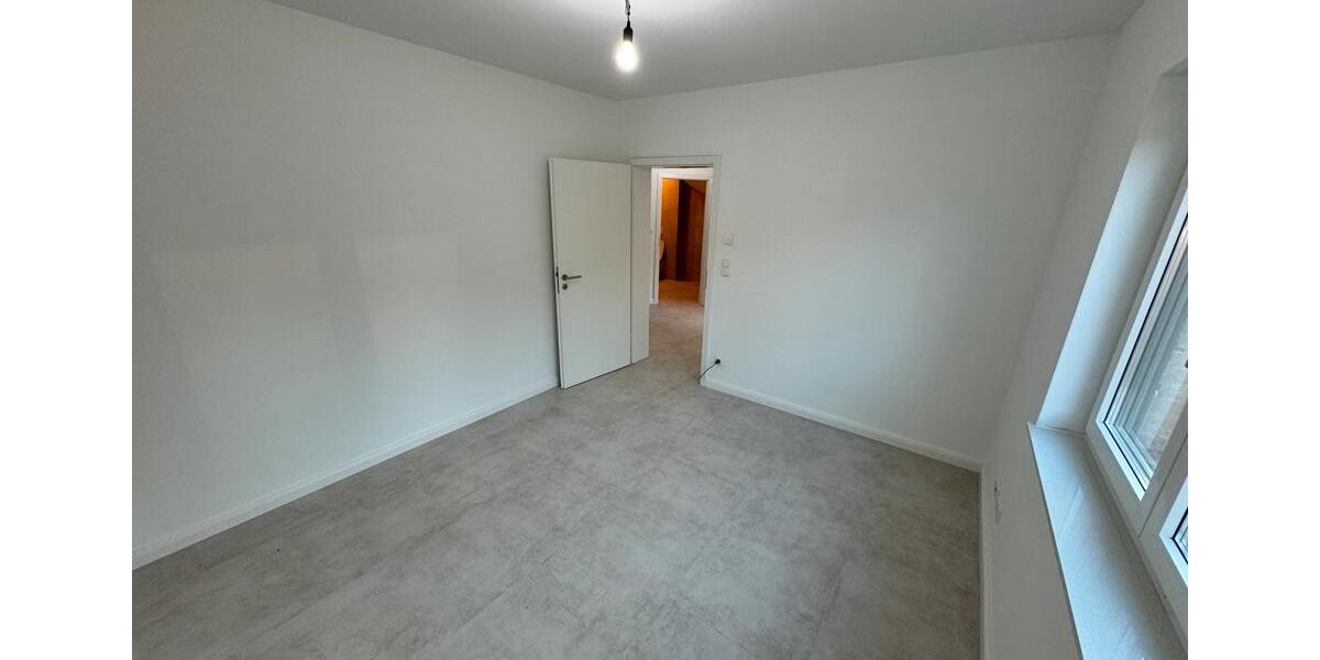 Erdgeschoßwohnung Peine - 3.5 Zimmer, 90 m&sup2;, 1.000&euro; | Angebot:25641862
