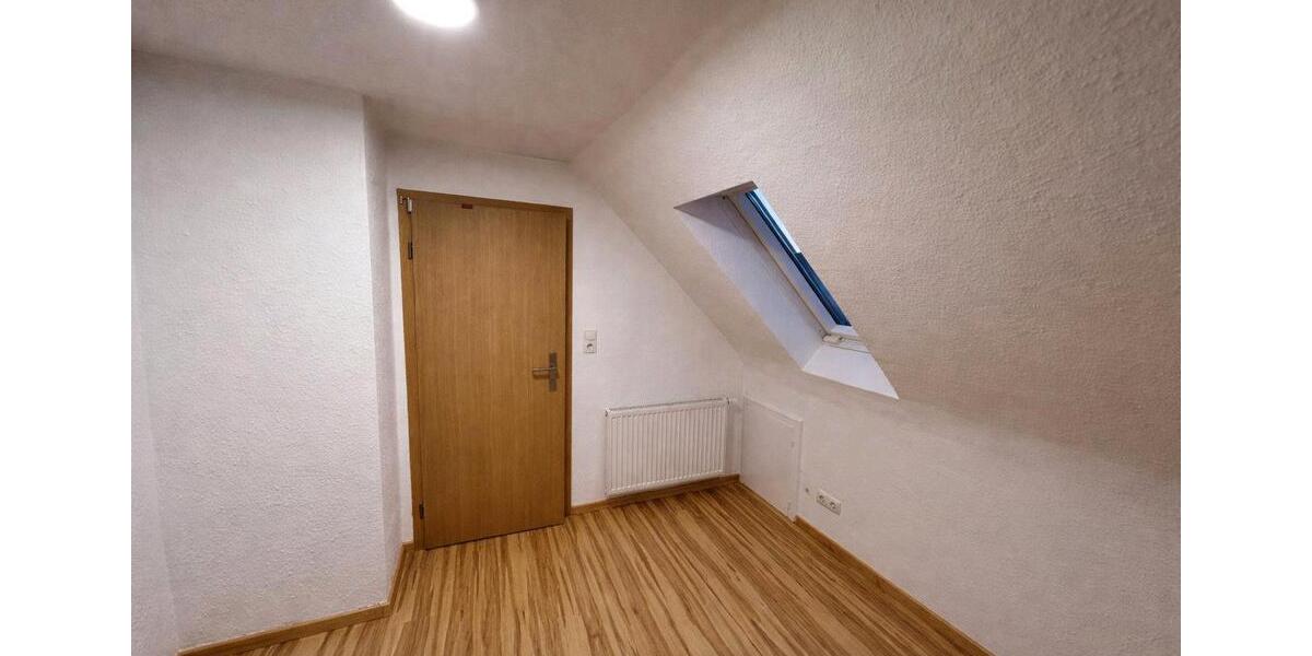 Einfamilienhaus Königslutter am Elm - 2 Zimmer, 120 m&sup2;, 1.000&euro; | Angebot:25422922