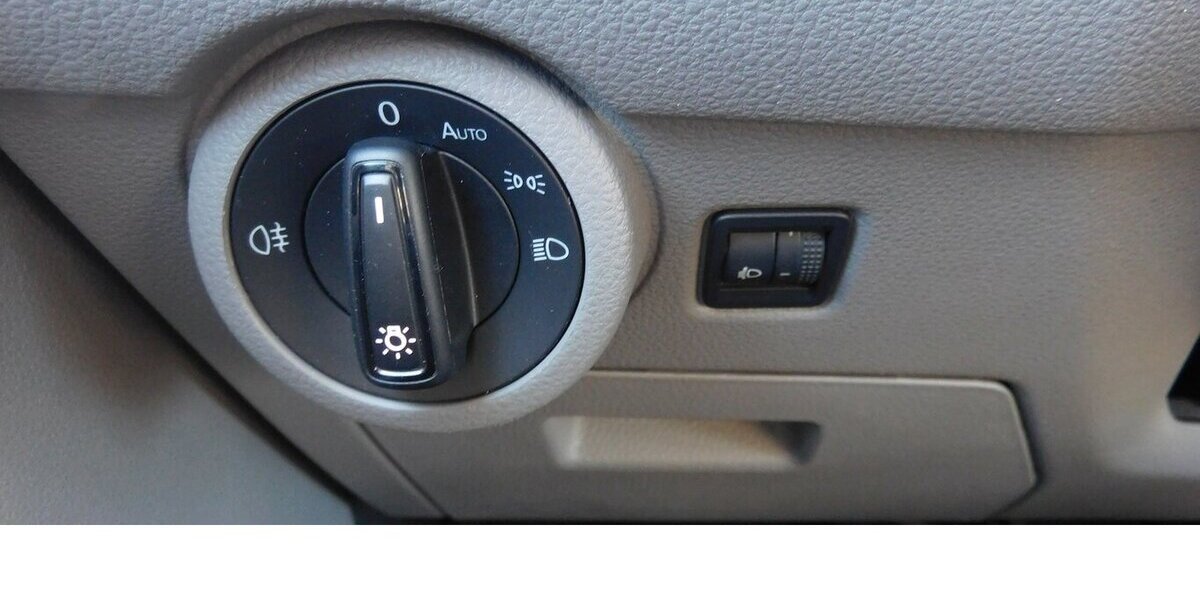 VW T6.1 Transporter 2.0 TDI BMT 3Sitze Navi Klima 30.000 km 28.990 &euro; Vordorf 38533