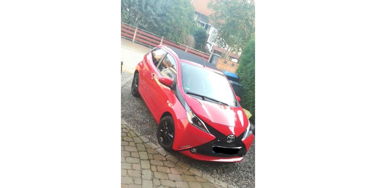 Toyota Aygo (X) 78.000 km 9.999 &euro; Braunschweig 38106