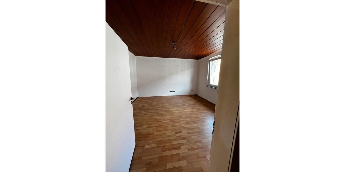 Reihenhaus Schöningen - 6 Zimmer, 220 m&sup2;, 180.000&euro; | Angebot:16650508