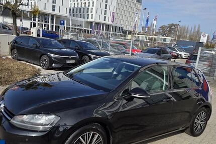 VW Golf 111.596 km 12.389 &euro; Braunschweig 38106