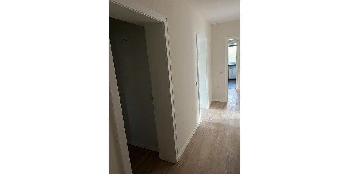 Etagenwohnung Peine - 3.5 Zimmer, 94 m&sup2;, 1.100&euro; | Angebot:26044097