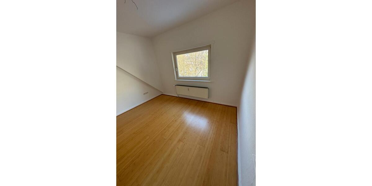 Dachgeschoßwohnung Langelsheim - 3 Zimmer, 71 m&sup2;, 570&euro; | Angebot:26626066