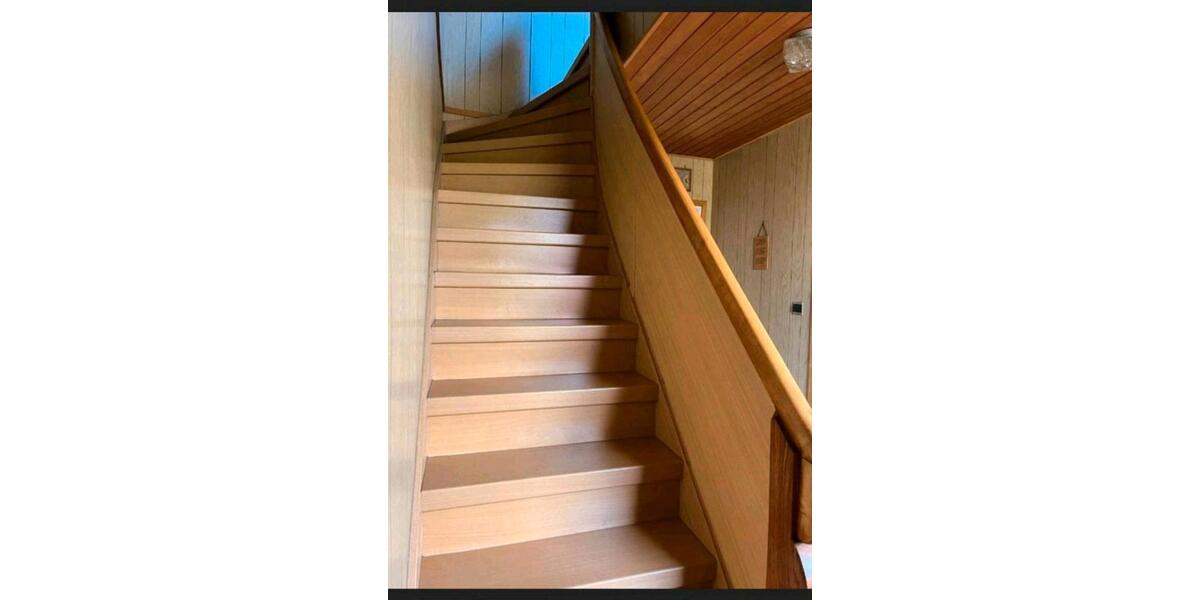 Einfamilienhaus Hillerse - 8 Zimmer, 220 m&sup2;, 1.500&euro; | Angebot:26047172