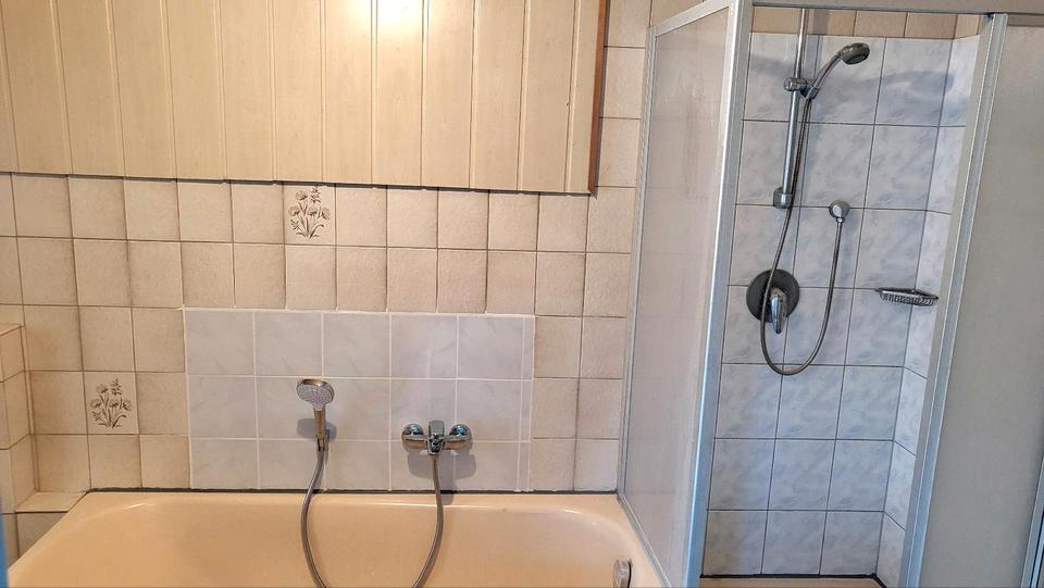 Einfamilienhaus Hillerse - 8 Zimmer, 220 m&sup2;, 1.400&euro; | Angebot:26523117