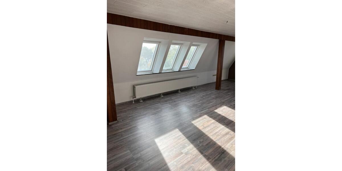 Dachgeschoßwohnung Wolfenbüttel - 4 Zimmer, 80 m&sup2;, 950&euro; | Angebot:25545505