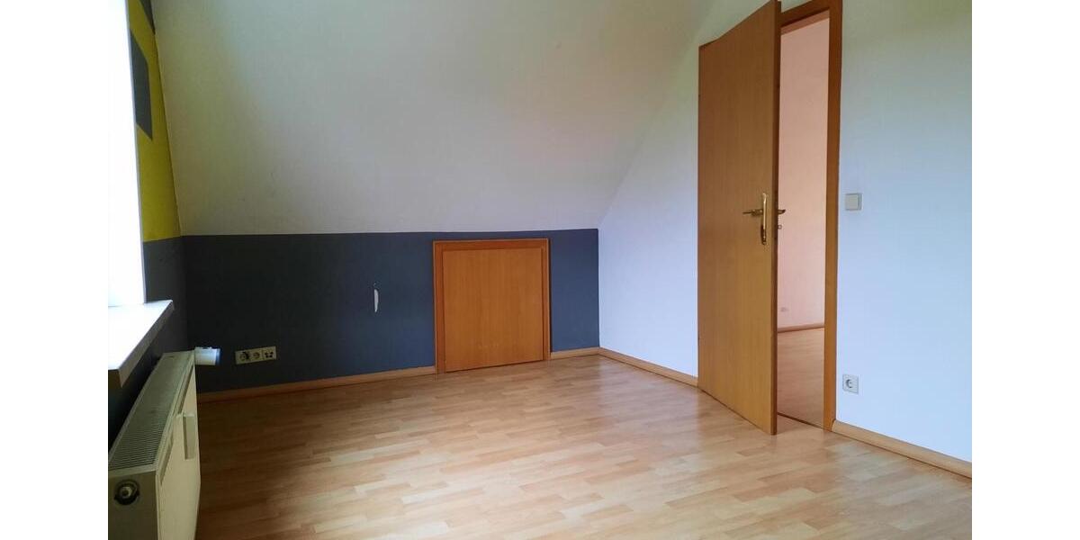 Dachgeschoßwohnung Salzgitter Ortschaft Südost - 4 Zimmer, 99 m&sup2;, 680&euro; | Angebot:25405317