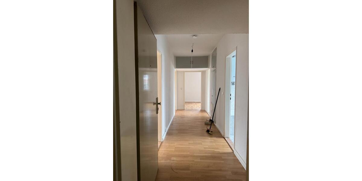 Etagenwohnung Salzgitter - 6 Zimmer, 130 m&sup2;, 220.000&euro; | Angebot:26039465