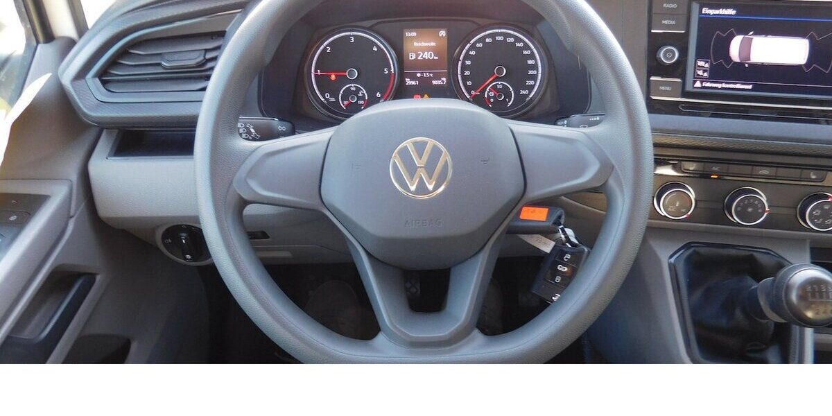 VW T6.1 Transporter 2.0 TDI BMT 3Sitze Navi Klima 30.000 km 28.990 &euro; Vordorf 38533