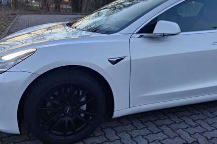 Tesla Model 3 100.000 km 22.400 &euro; Adenbüttel 38528