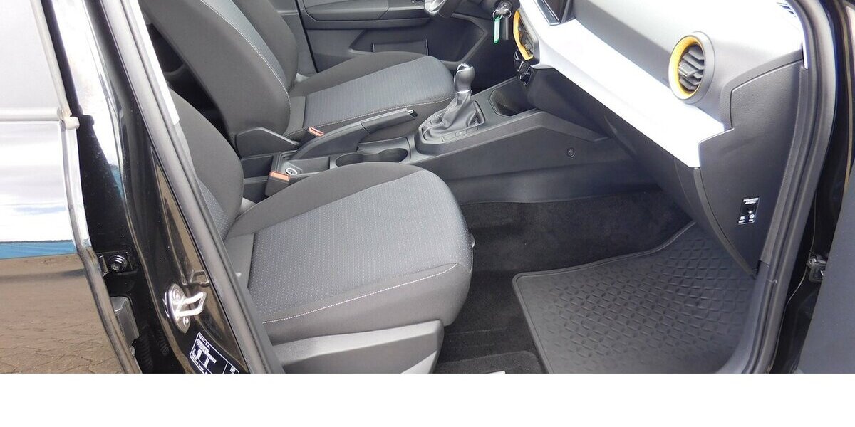 Seat Ibiza 1.0 Style TSI BMT 4Trg Navi Klima 9.400 km 16.390 &euro; Vordorf 38533