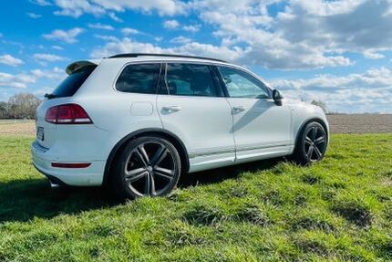VW Touareg 230.852 km 19.850 &euro; Vechelde 38159