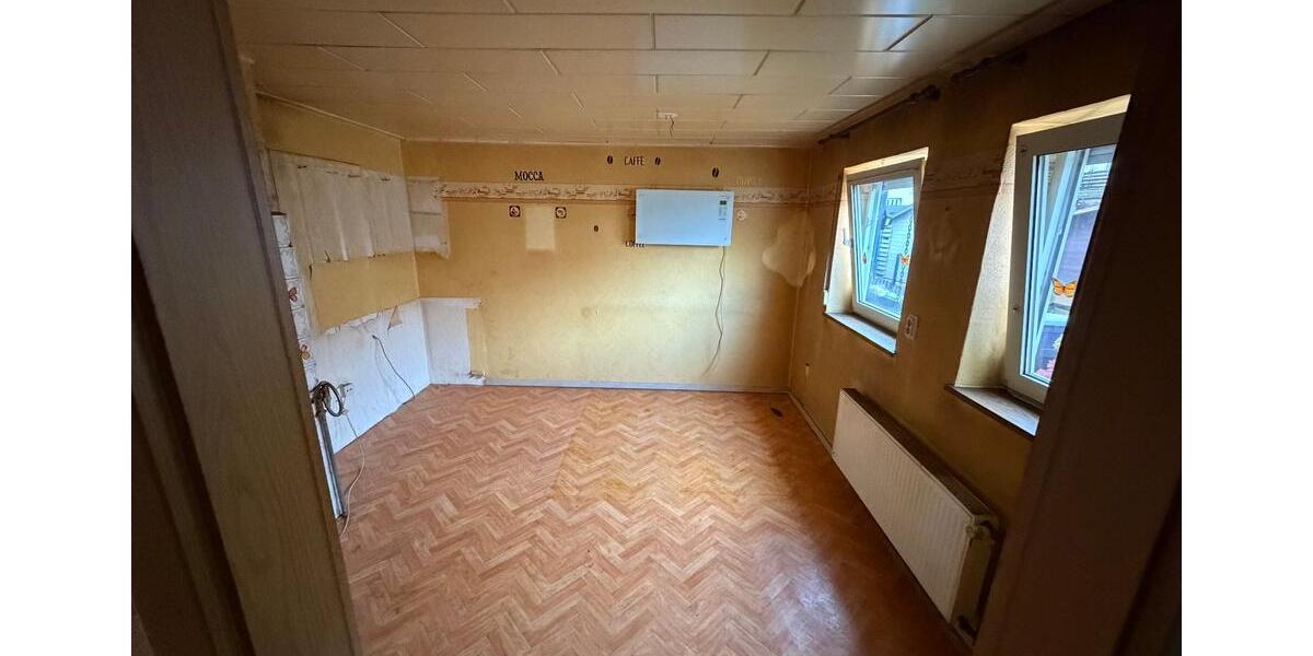 Reihenhaus Salzgitter Ortschaft Südost - 3 Zimmer, 100 m&sup2;, 100.000&euro; | Angebot:23818135