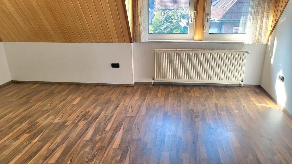 Einfamilienhaus Hillerse - 8 Zimmer, 220 m&sup2;, 1.400&euro; | Angebot:26523117