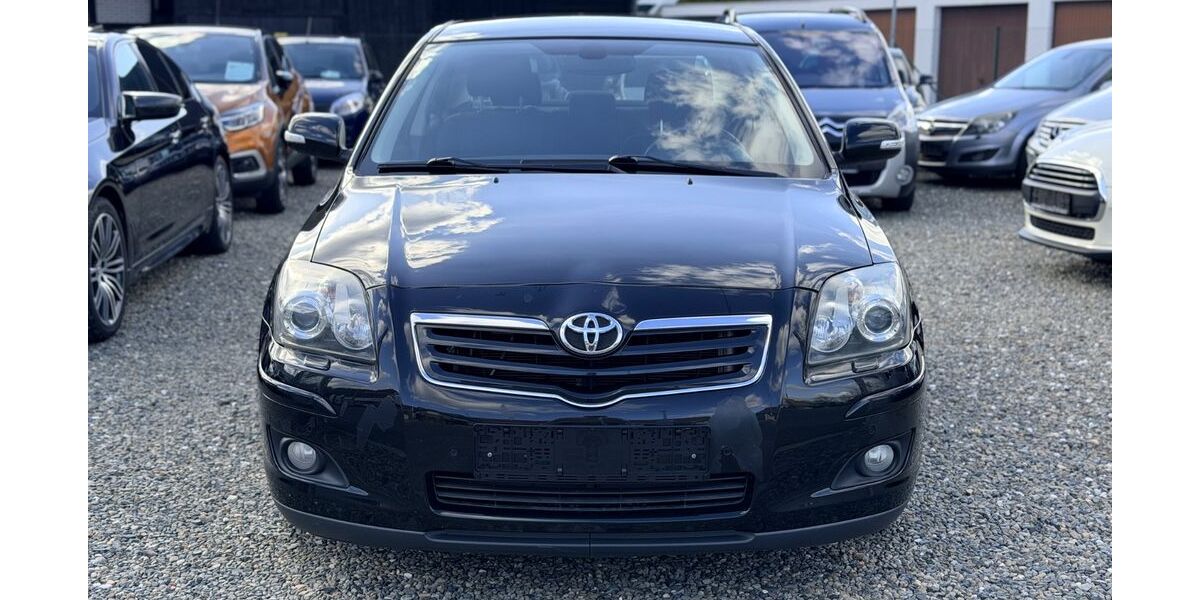 Toyota Avensis 211.000 km 4.499 &euro; Goslar 38640
