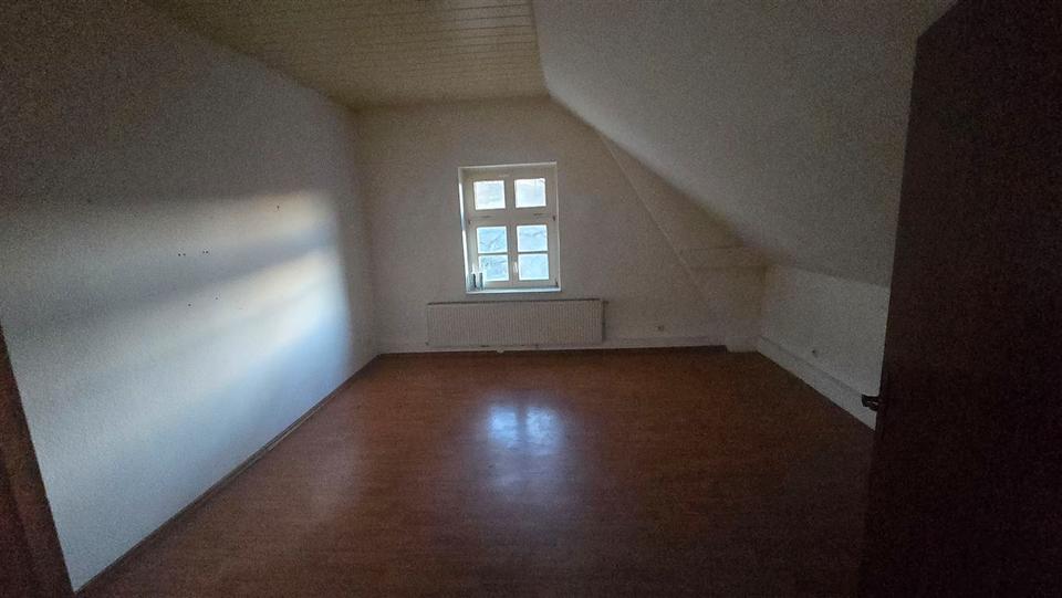 Dachgeschoßwohnung Langelsheim - 3 Zimmer, 77 m&sup2;, 465&euro; | Angebot:24444250