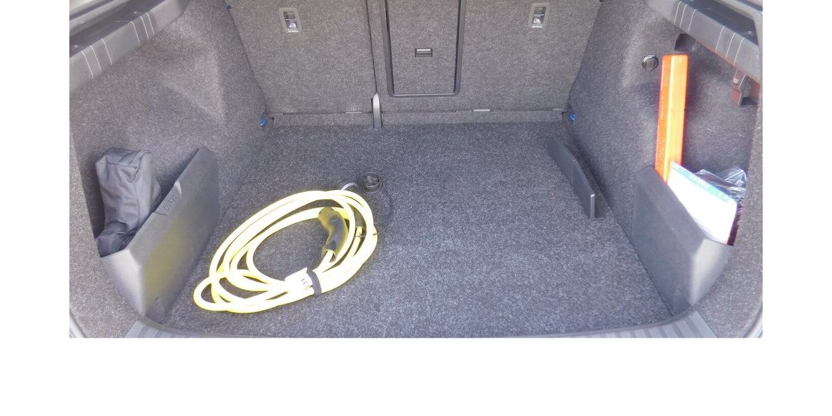 Skoda Enyaq iV 50 1-Gang Elektrik Automatic Klima Navi 29.800 km 20.990 &euro; Vordorf 38533