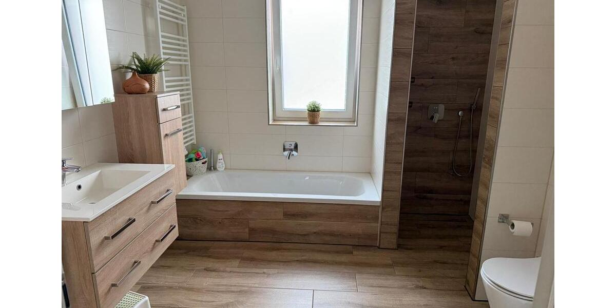 Einfamilienhaus Rötgesbüttel - 6 Zimmer, 180 m&sup2;, 600.000&euro; | Angebot:25235422