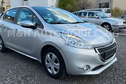 Peugeot 208 99.000 km 3.299 &euro; Braunschweig 38118