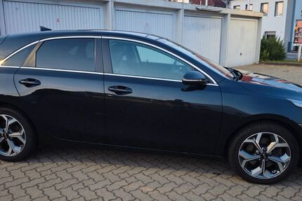 Kia ceed / Ceed 92.000 km 14.800 &euro; Braunschweig 38122