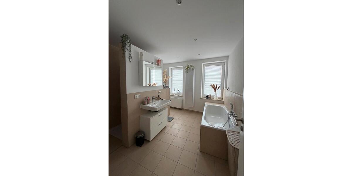 Terrassenwohnung Königslutter am Elm - 4 Zimmer, 160 m&sup2;, 1.200&euro; | Angebot:26670950