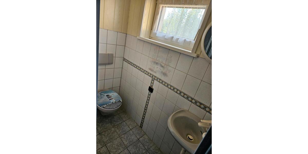 Einfamilienhaus Hillerse - 8 Zimmer, 220 m&sup2;, 1.400&euro; | Angebot:26635930