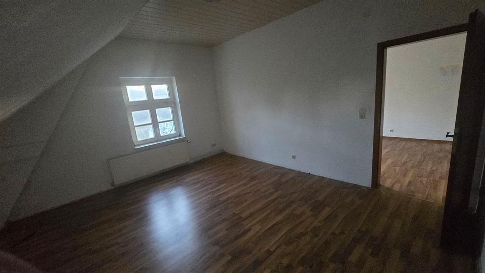 Dachgeschoßwohnung Langelsheim - 3 Zimmer, 77 m&sup2;, 465&euro; | Angebot:24444250