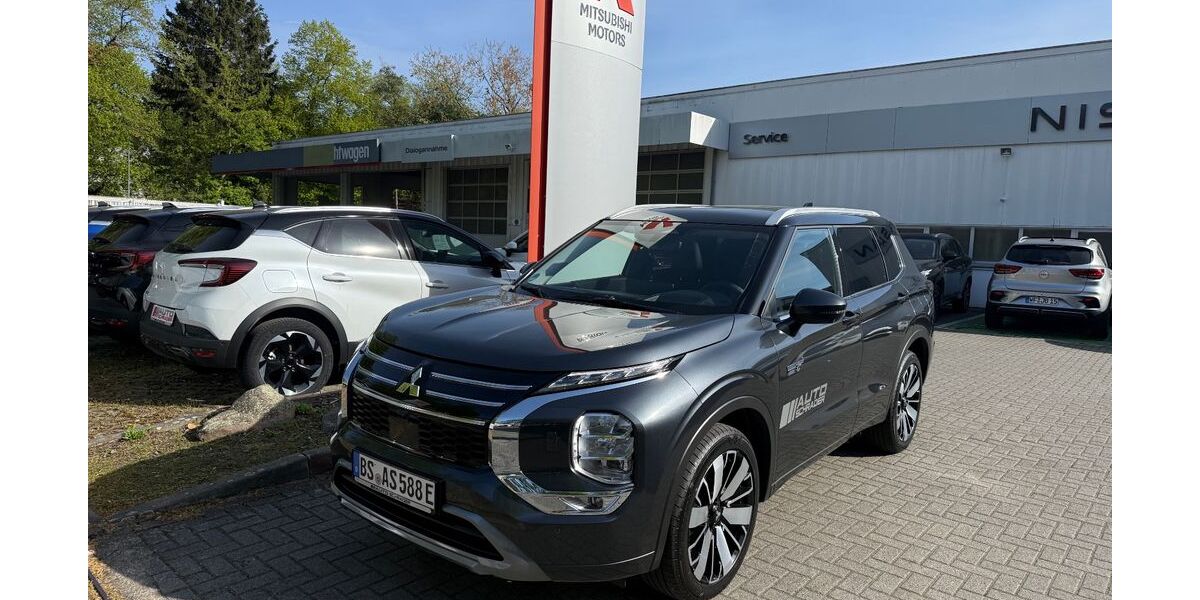 Mitsubishi Plug-in Hybrid Outlander 3.900 km 49.980 &euro; Braunschweig 38126