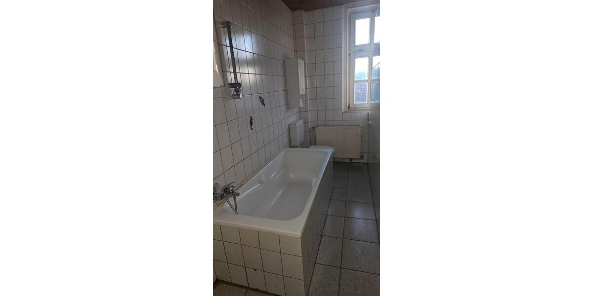 Dachgeschoßwohnung Langelsheim - 3 Zimmer, 77 m&sup2;, 465&euro; | Angebot:24444250