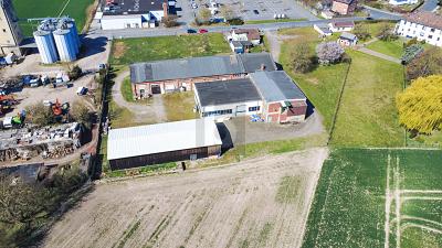 HALLENKOMPLEX MIT FREIFLÄCHEN UND WIESE - Gewerbeobjekt Ilsede | Angebot:26055885