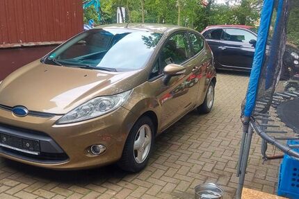 Ford Fiesta 99.500 km 3.800 &euro; Goslar 38642