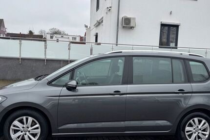 VW Touran 143.471 km 13.900 &euro; Salzgitter-Lebenstedt 38226