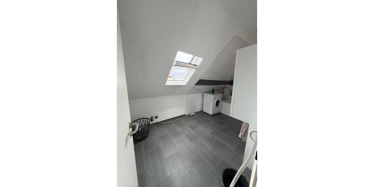 Dachgeschoßwohnung Braunschweig Broitzem - 2 Zimmer, 58 m&sup2;, 450&euro; | Angebot:25996353