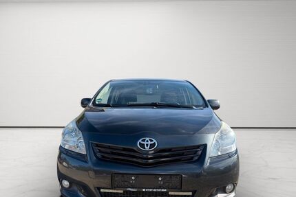 Toyota Verso 185.000 km 5.999 &euro; Goslar/Oker 38644