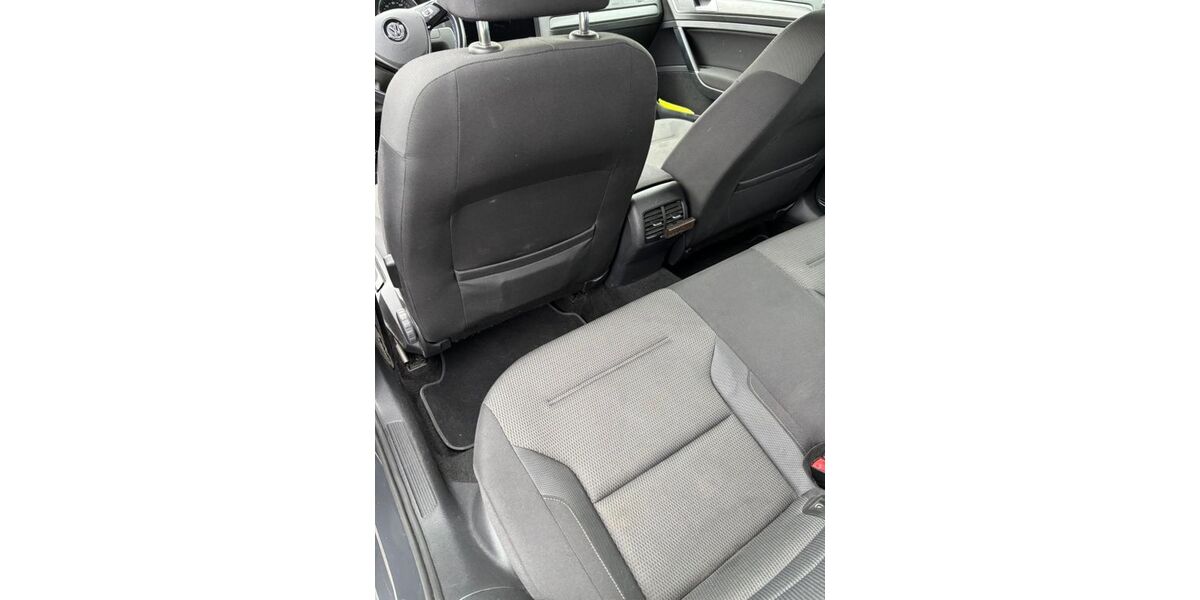 VW Golf 120.000 km 13.500 &euro; Braunschweig 38104