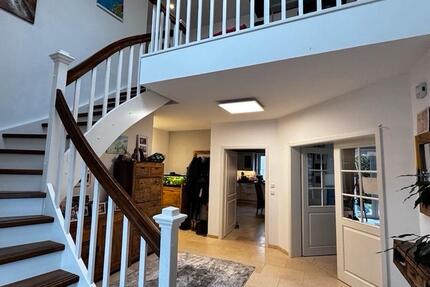 Haus Lehre - 3 Zimmer, 225 m&sup2;, 2.500&euro; | Angebot:25996872