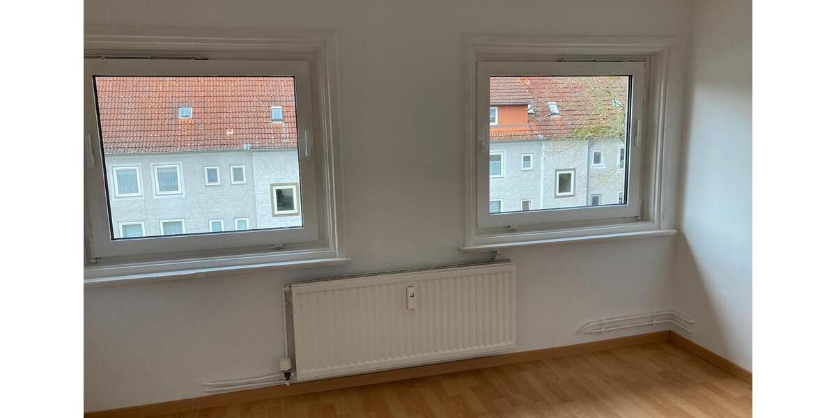 Dachgeschoßwohnung Salzgitter - 3 Zimmer, 60 m&sup2;, 350&euro; | Angebot:25886883