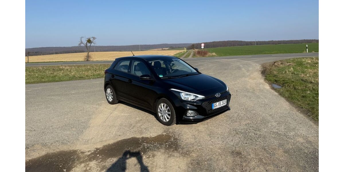 Hyundai i20 39.400 km 12.500 &euro; Goslar 38690