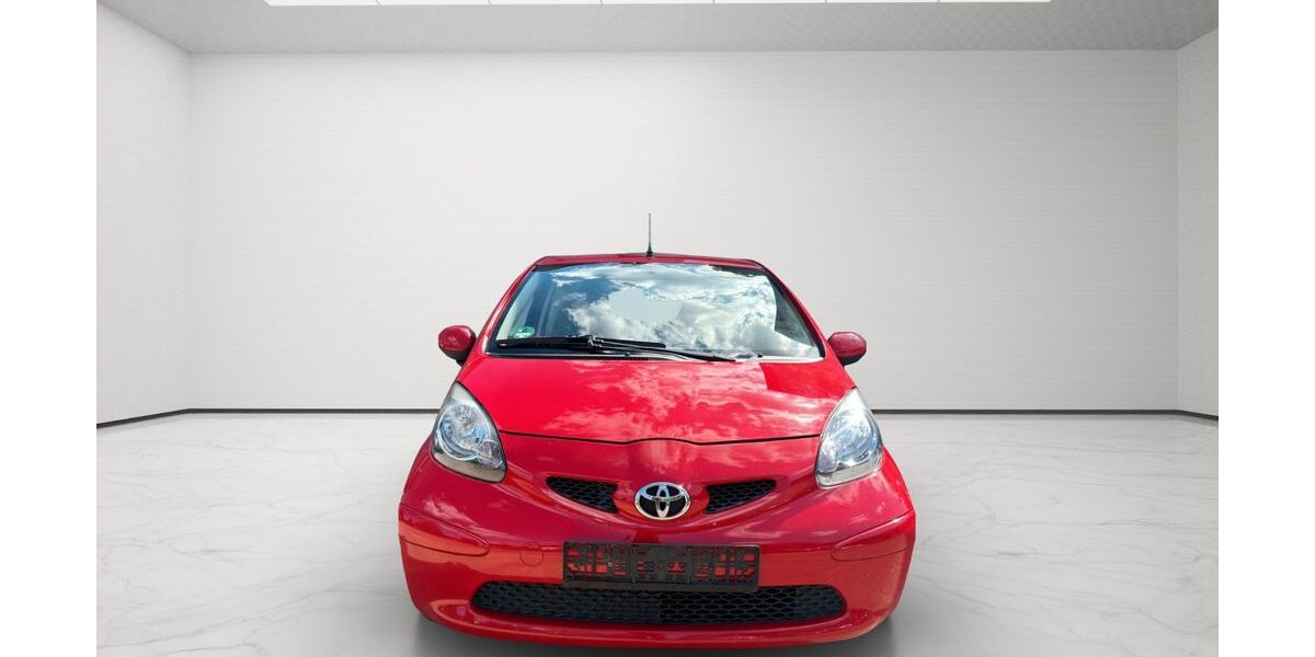 Toyota Aygo (X) 177.000 km 2.699 &euro; Goslar/Oker 38644