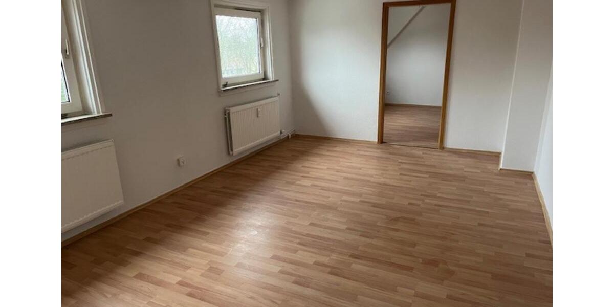 Dachgeschoßwohnung Salzgitter Ortschaft Südost - 4 Zimmer, 73 m&sup2;, 440&euro; | Angebot:25145118