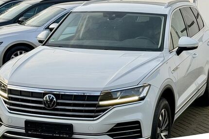VW Touareg 141.827 km 33.499 &euro; Braunschweig 38118