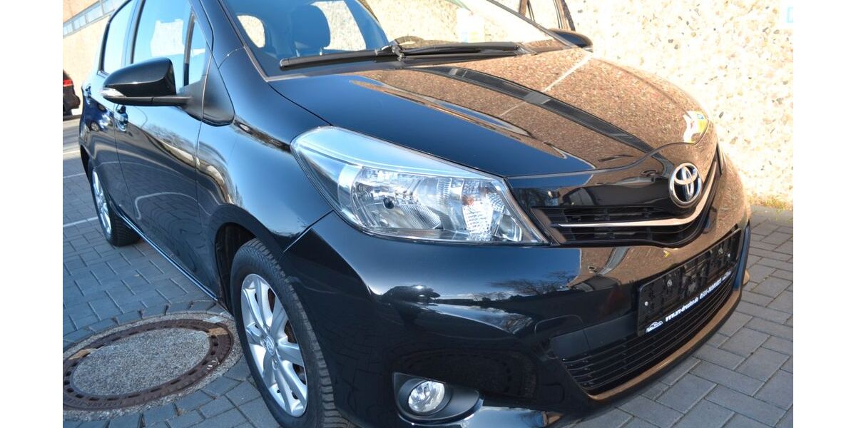 Toyota Yaris 54.640 km 6.600 &euro; BRAUNSCHWEIG 38122