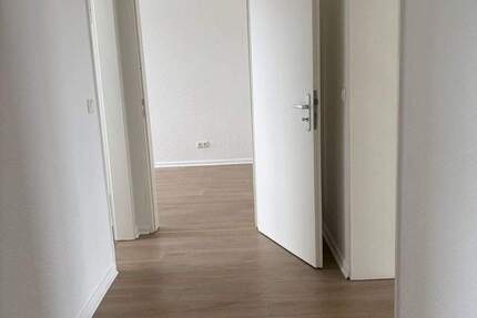 Wohnung Salzgitter Lebenstedt - 3 Zimmer, 63 m&sup2;, 420&euro; | Angebot:25708272