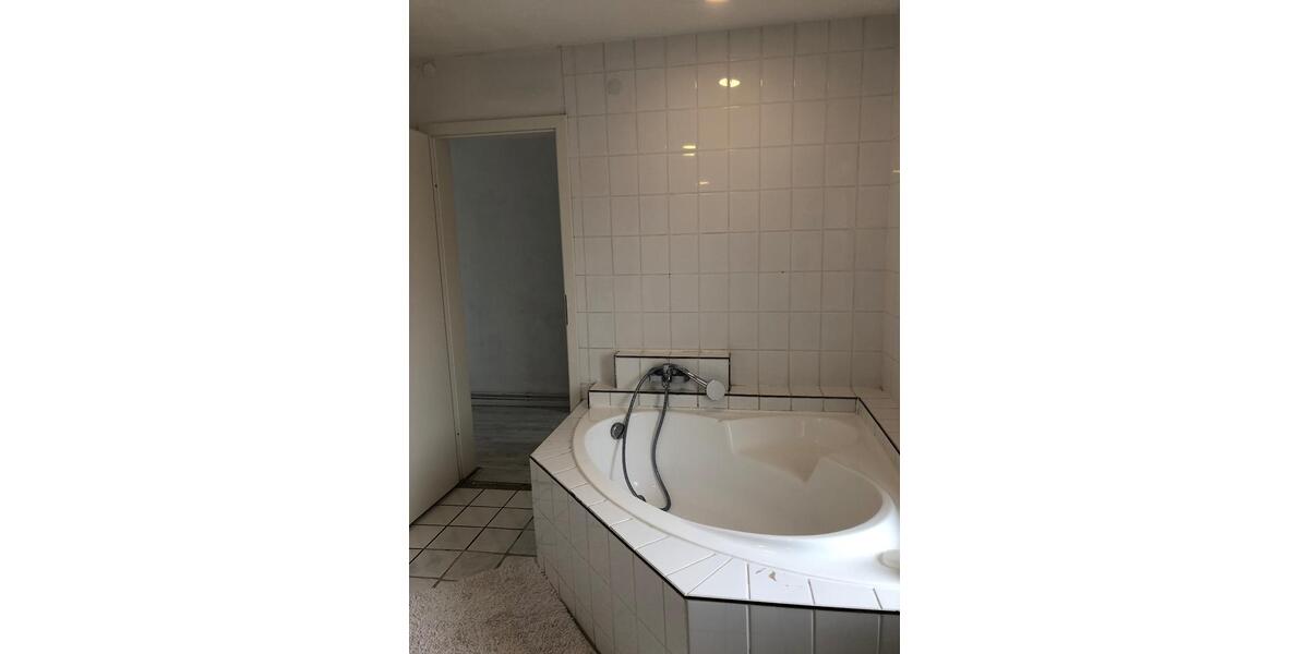 Etagenwohnung Peine - 3.5 Zimmer, 105 m&sup2;, 1.000&euro; | Angebot:25882543