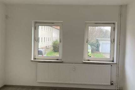 Wohnung Salzgitter Lebenstedt - 3 Zimmer, 49 m&sup2;, 292&euro; | Angebot:26133444